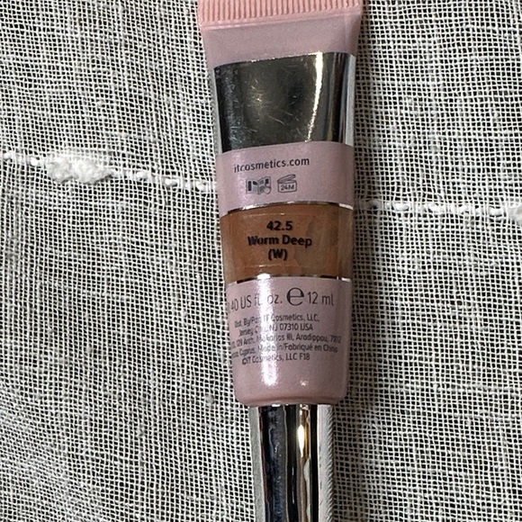 IT Cosmetics Bye Bye Under Eye Illumination Concealer Medium Brown 42.5 Warm Dee - Picture 3 of 4